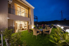 The Retreat-Pool Villa 5BHK with Indoor pool and 1200sq feet deck area